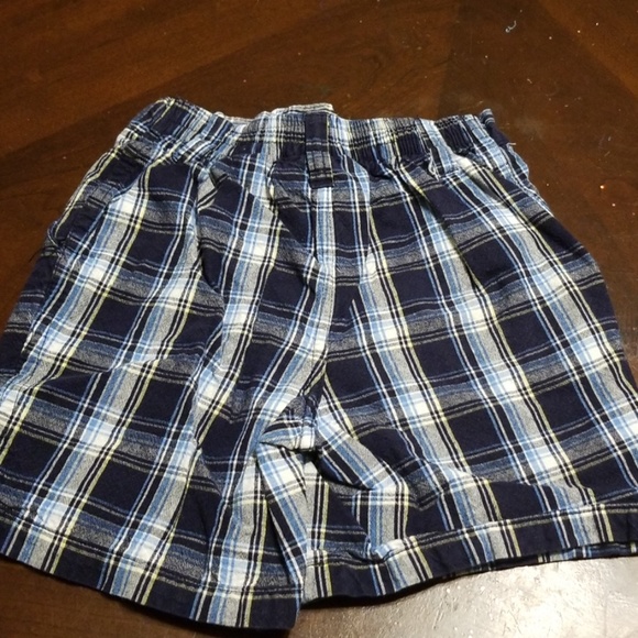 Kenneth Cole Reaction shorts size 2t - Picture 2 of 2
